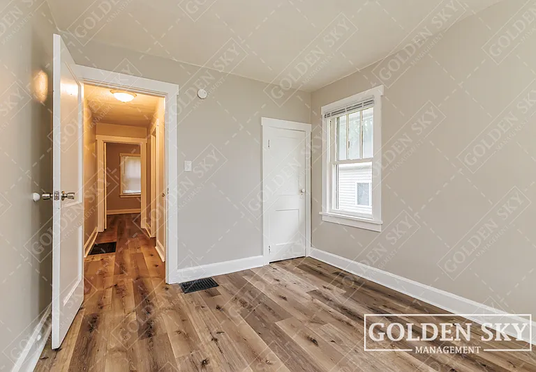 2307 S Jefferson St — Photo 5