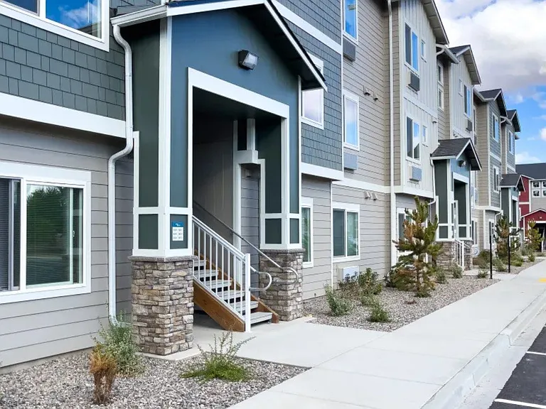 Deer Haven Apartments — Photo 1