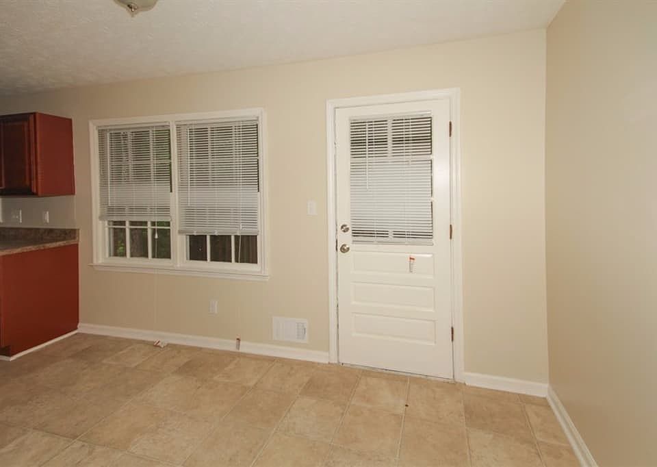 2nd image of 1040 Walker Place Dr
