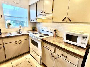 160 NE 8th Ave APT 21A, Hallandale, FL 33009