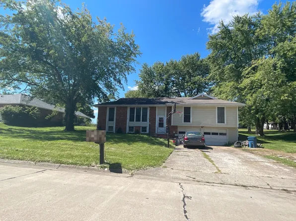 32 Larand Dr, Holts Summit, MO 65043