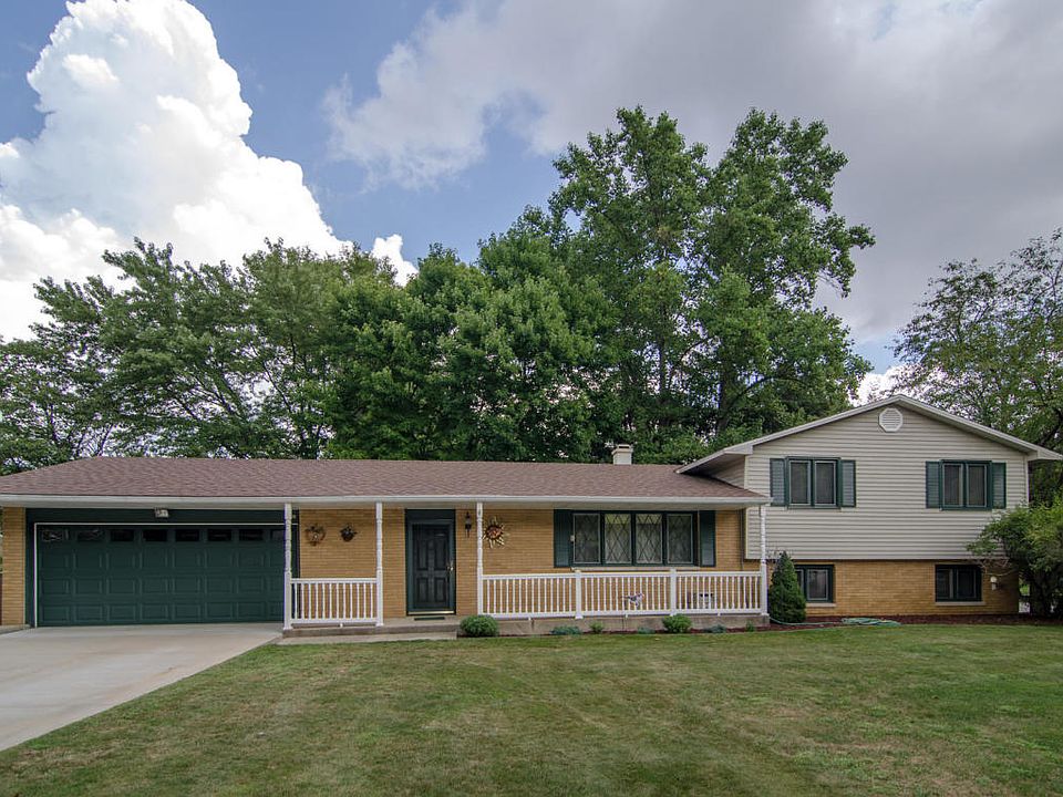 1st image of 825 Beechwood Dr