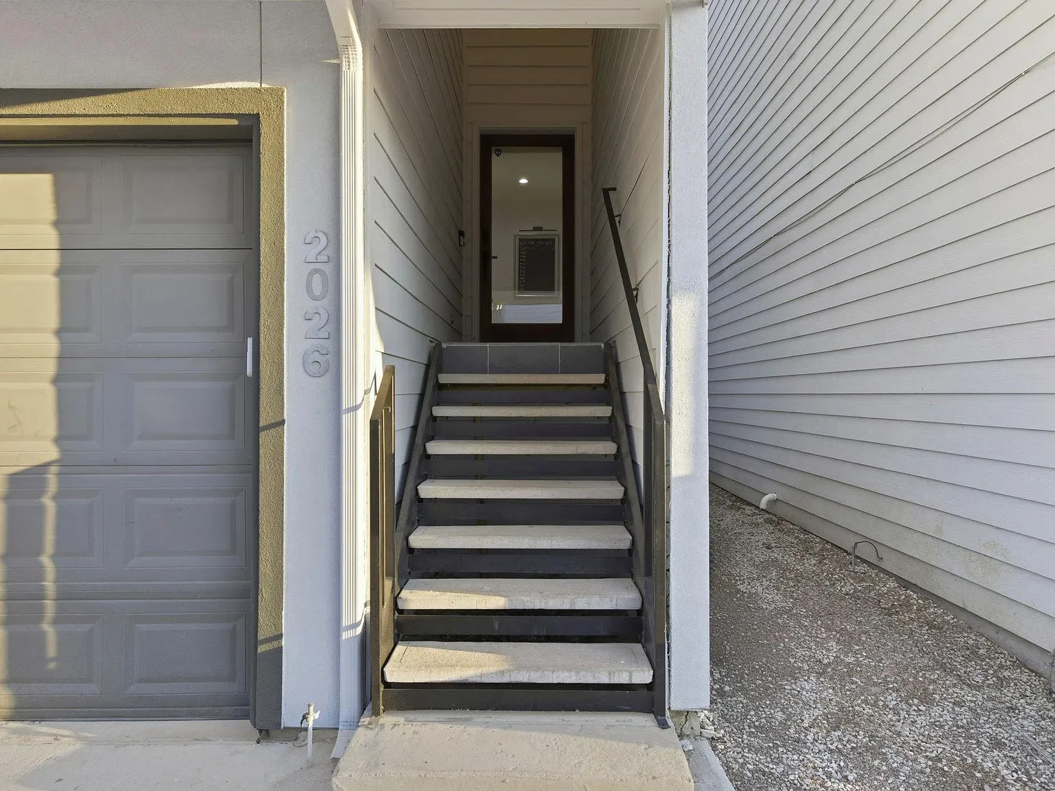 3 bed, 3.5 bath, 1520 sqft, $2,600 — Photo 4