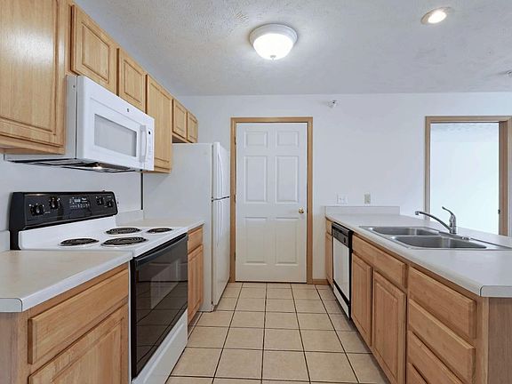 4th image of 862 Hanneman Dr APT 207