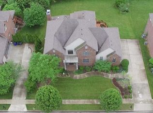 2261 Guilford Ln, Lexington, KY 40513