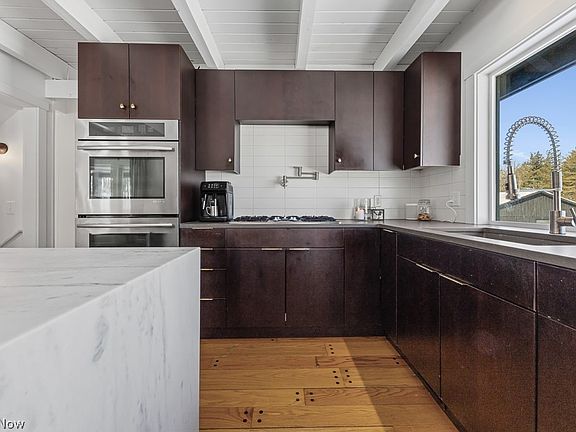 5th image of 6480 Frederick Ave NE