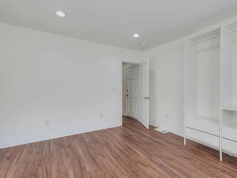 1221 N Bronson Ave — Photo 34