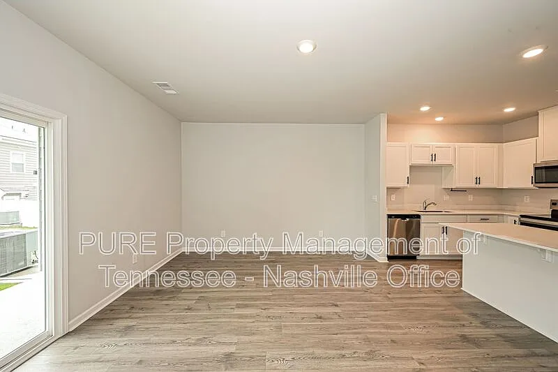 3 bed, 2.5 bath, 1363 sqft, $1,850 — Photo 4