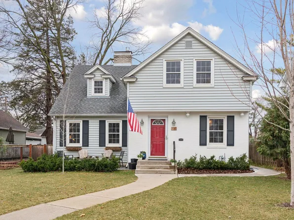 334 11th Ave N, Hopkins, MN 55343