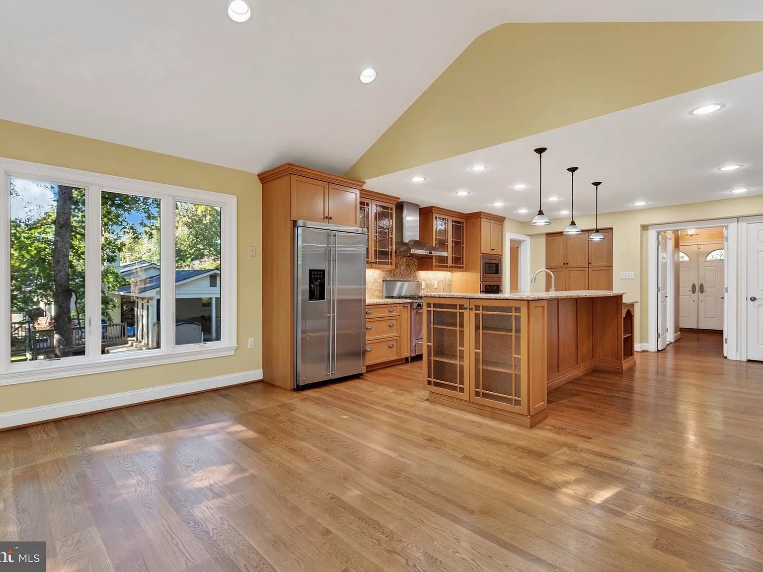 5 bed, 3.5 bath, 2715 sqft, $5,600 — Photo 4