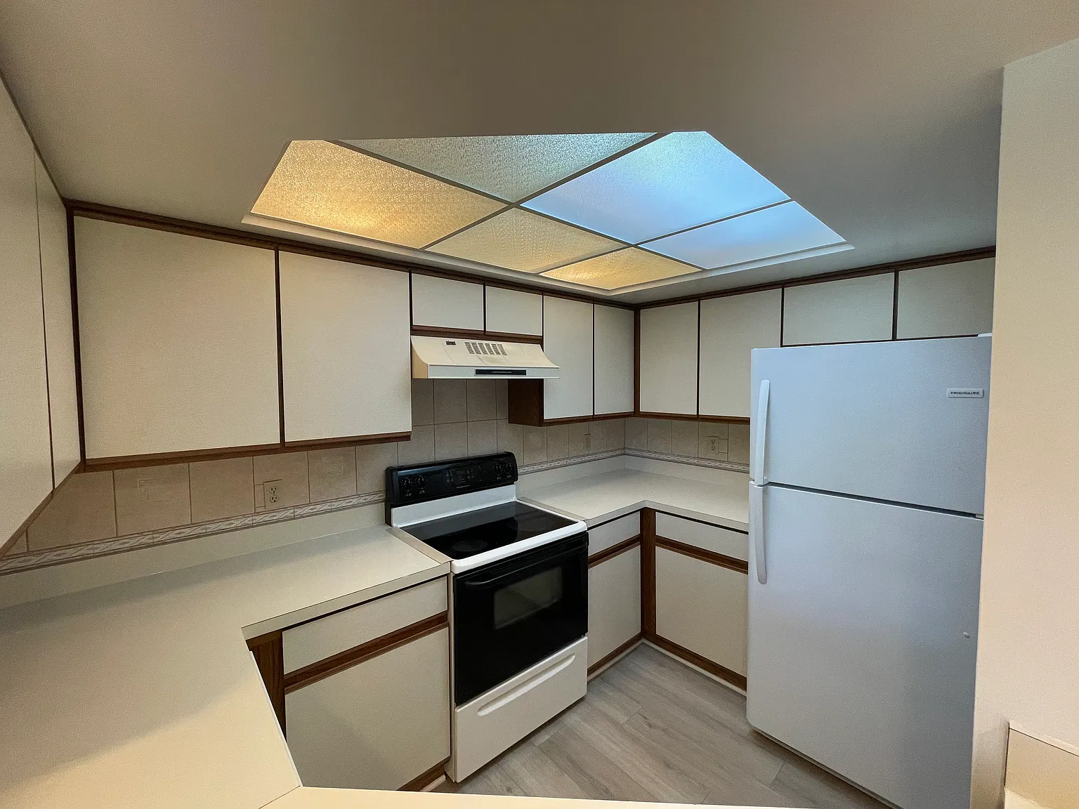 3 bed, 2.0 bath, 1345 sqft, $1,700 — Photo 4