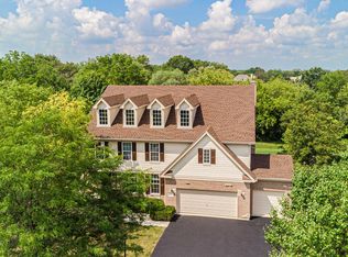 212 Astoria Ct, Barrington, IL 60010