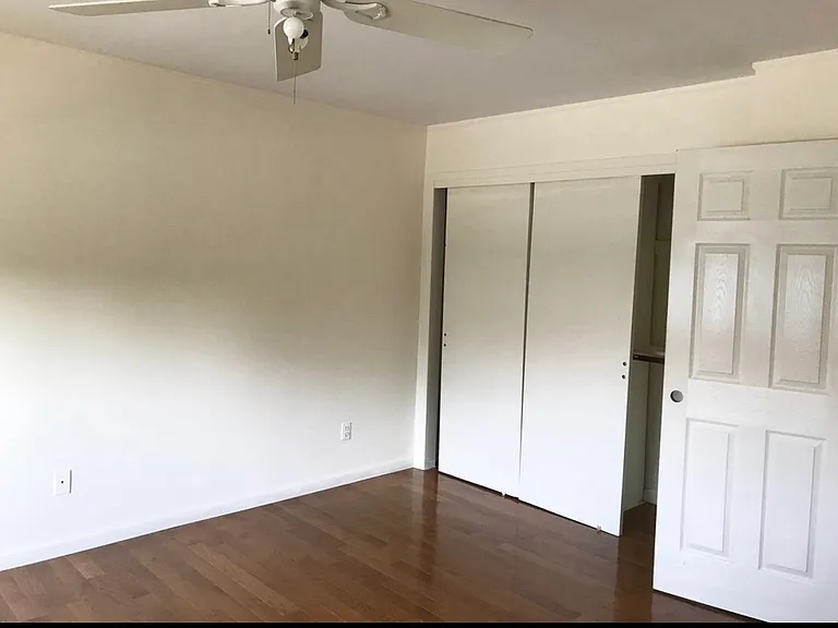 563 Glendale Ave — Photo 8