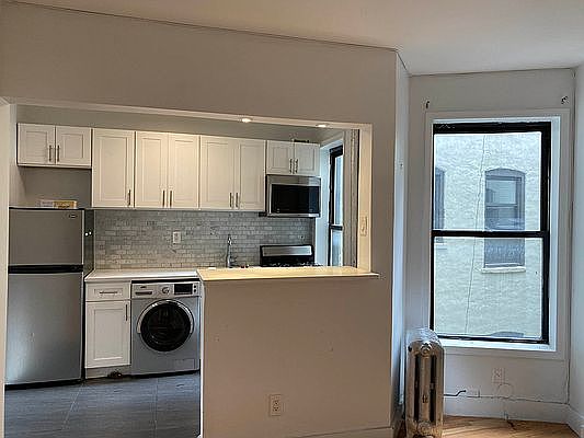 3rd image of 112 E 103rd St #21A