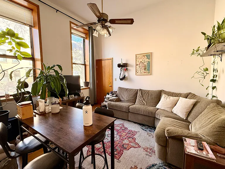 2200 W Chicago Ave #1R — Photo 1