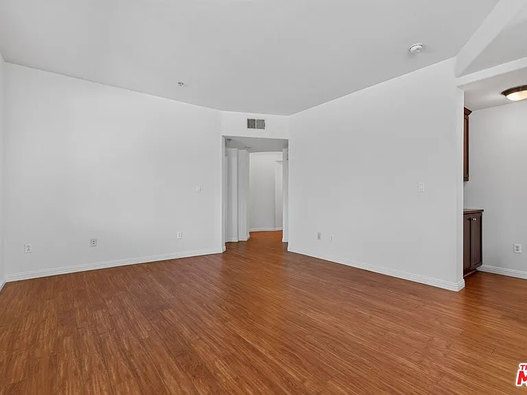 360 Avenue 26 #107 — Photo 17