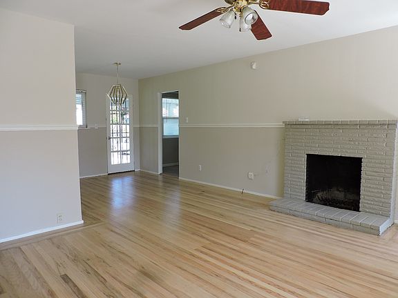 2nd image of 4428 Cabrillo Way