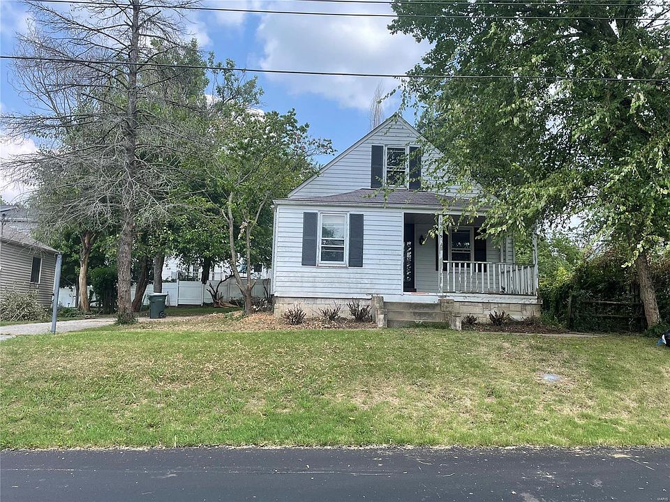 2nd image of 10415 Savannah Ave