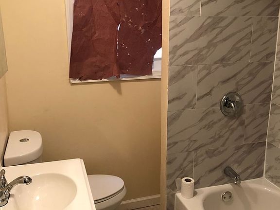 4th image of 929 S 17th St #1