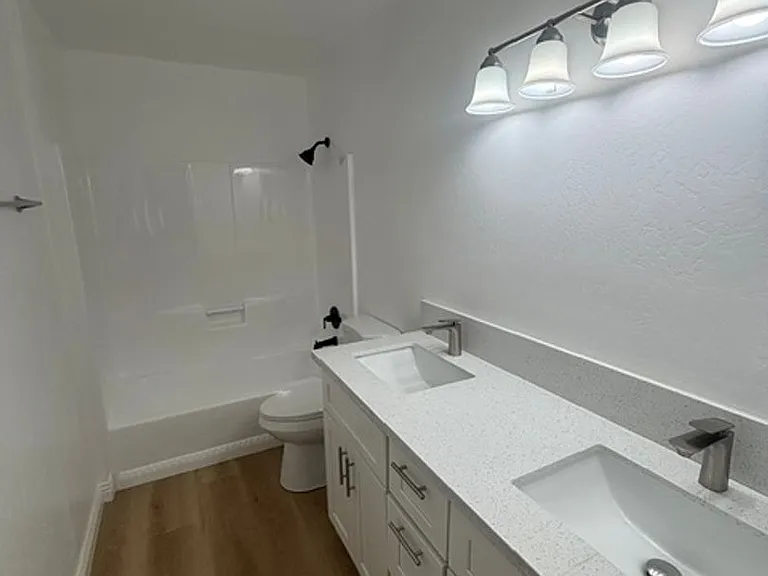 2824 N Half Moon Dr — Photo 10