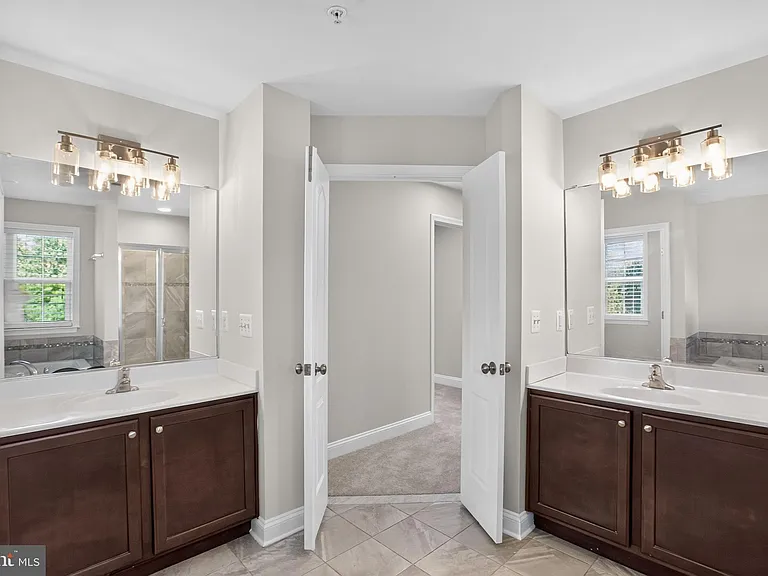 6816 Barlowe Ct — Photo 22