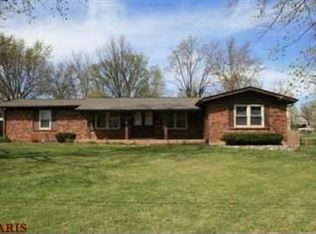 1513 Maple Ln, Ballwin, MO 63011