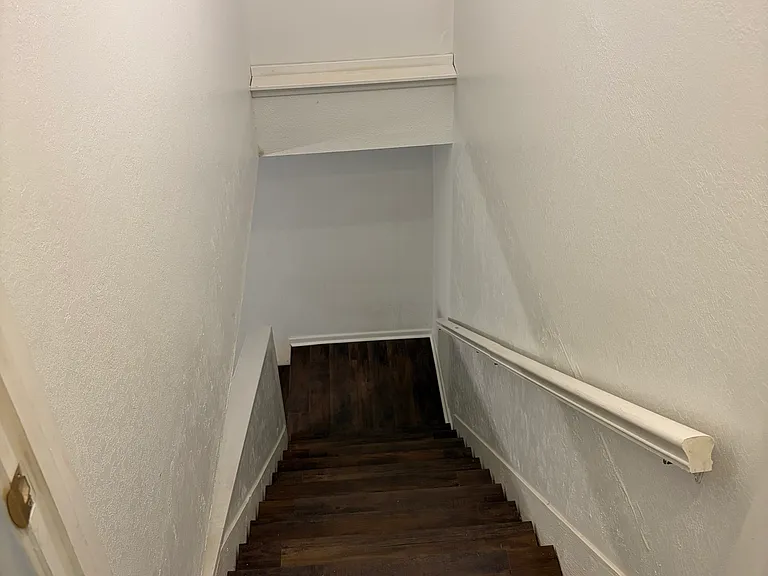 410 Justice Ave — Photo 39