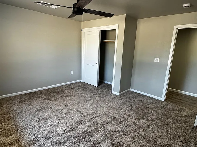 4832 N Fruit Ave — Photo 11
