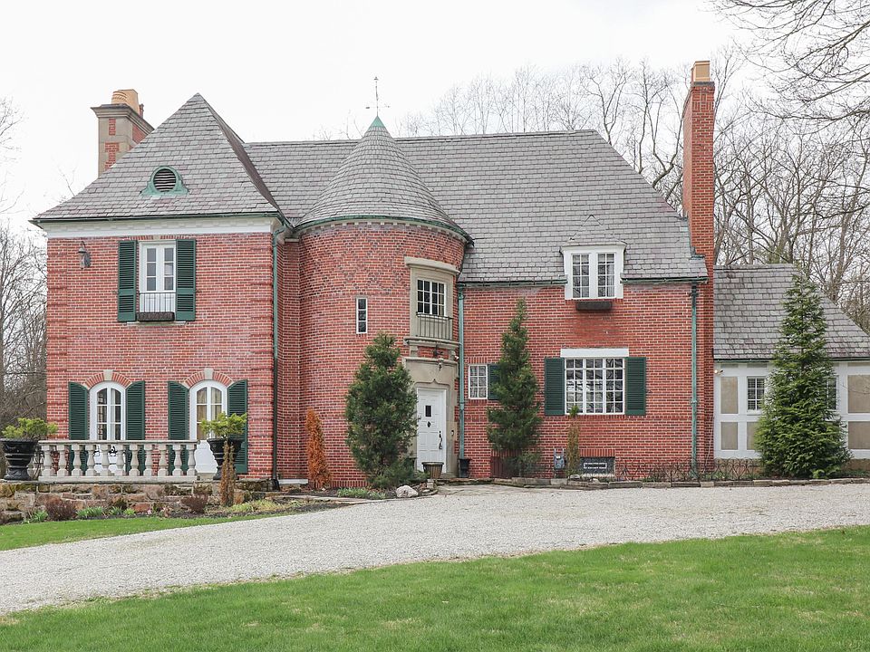 1st image of 664 Woodhill Rd