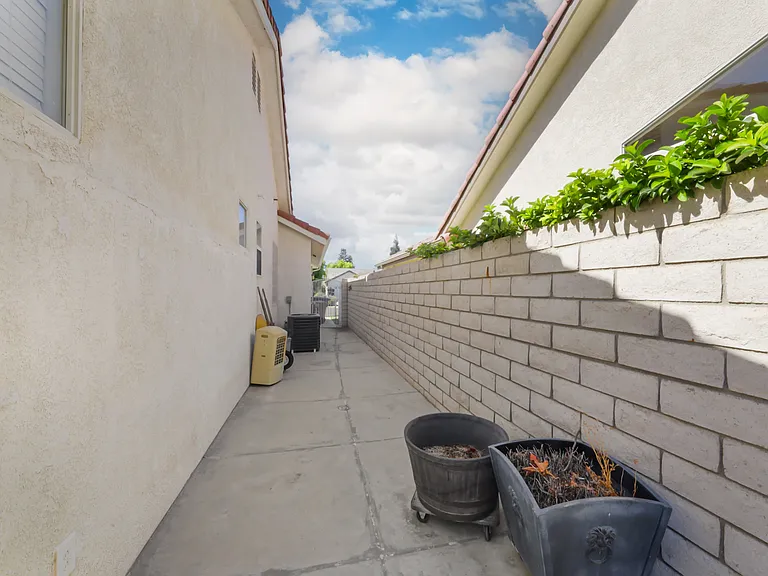 9802 Bourbon Rose Ct — Photo 26