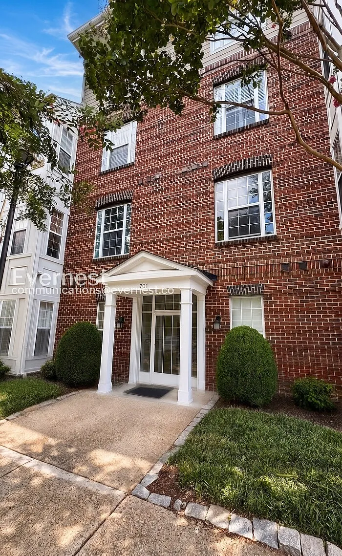2 bed, 2.5 bath, 1191 sqft, $1,995 — Photo 1