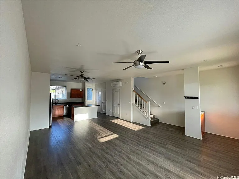 724 Kakala St — Photo 9