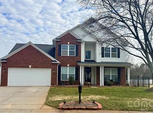 2132 Bluebonnet Ln, Matthews, NC 28104