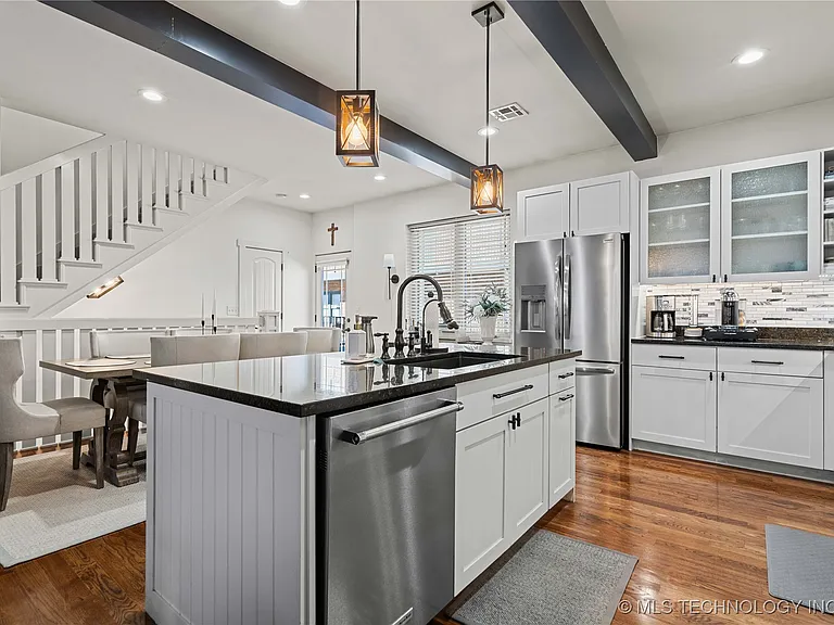 1407 S Saint Louis Ave #B — Photo 10