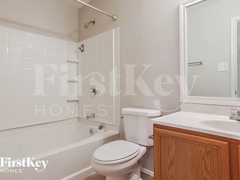 4545 Waterford Dr — Photo 10