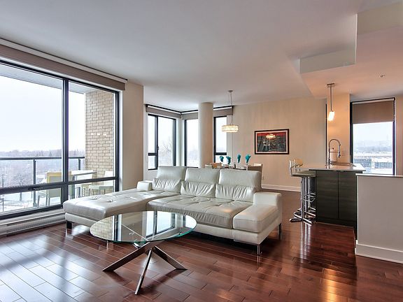 2nd image of 7361 Avenue Victoria #510