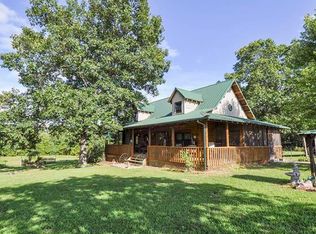 152 Highway V, Davisville, MO 65456