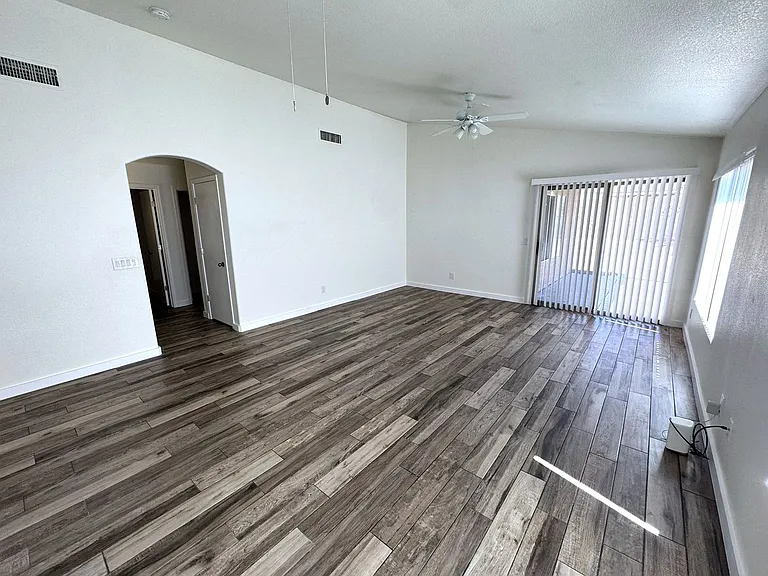 12710 W Ash St — Photo 11