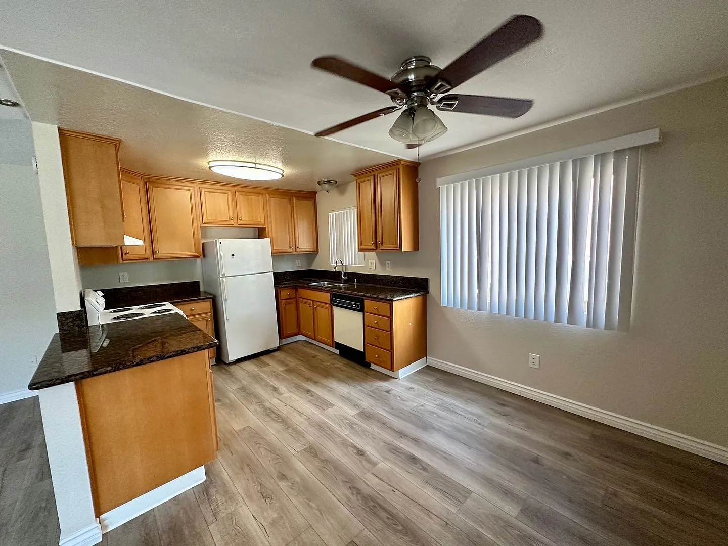 Mesa Villa Apartments — Photo 3