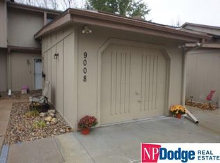 9008 David Cir, Omaha, NE 68138