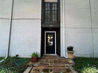 917 S Ripple Creek Dr, Houston, TX 77057