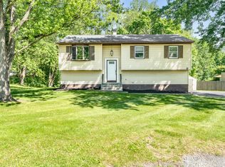 53 Cardinal Dr, Poughkeepsie, NY 12601