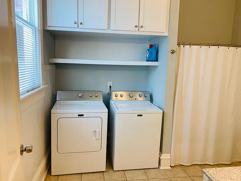 903 Montgomery St — Photo 20
