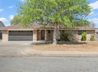 104 Caballo Dr, Del Rio, TX 78840