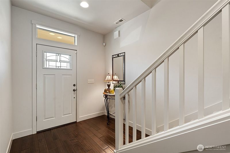 4th image of 2218 N Huson