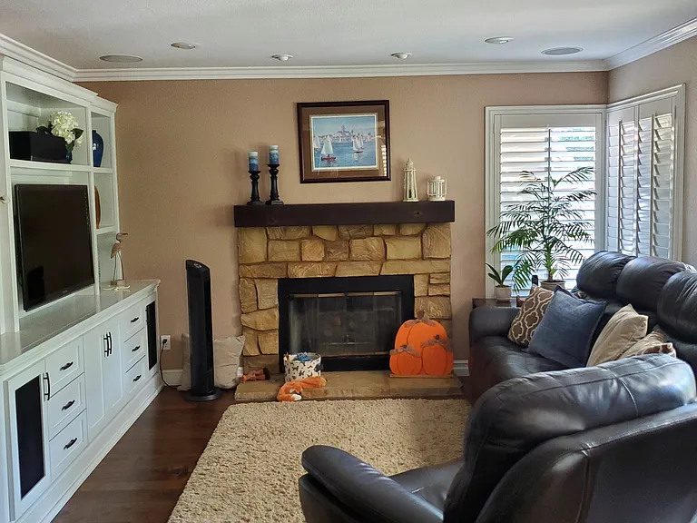 3387 Royal Ridge Rd — Photo 4