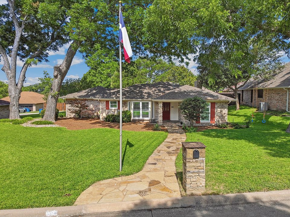 1st image of 109 Crestwood Dr