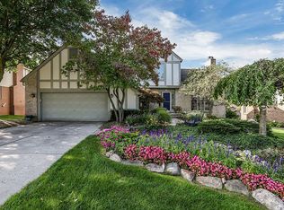 42277 Waterwheel Rd, Northville, MI 48168