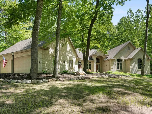 3422 Blackberry Ln, Green Bay, WI 54313