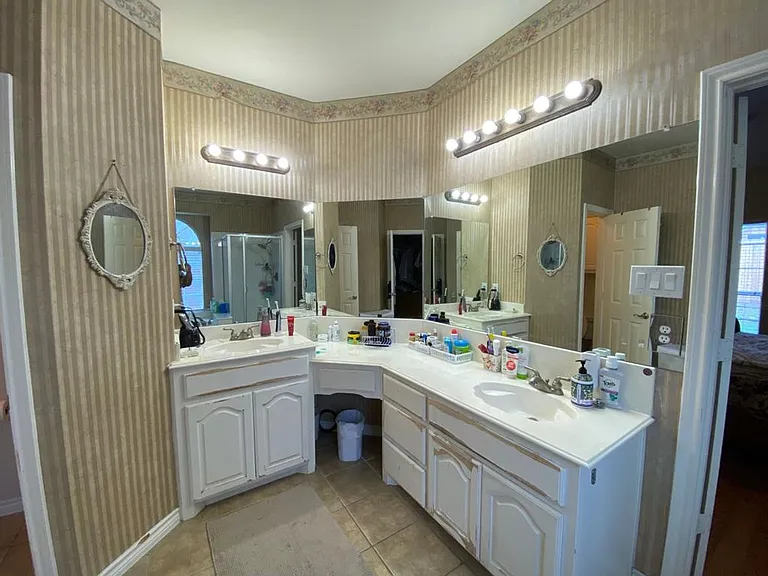 1012 Levant Ln — Photo 16